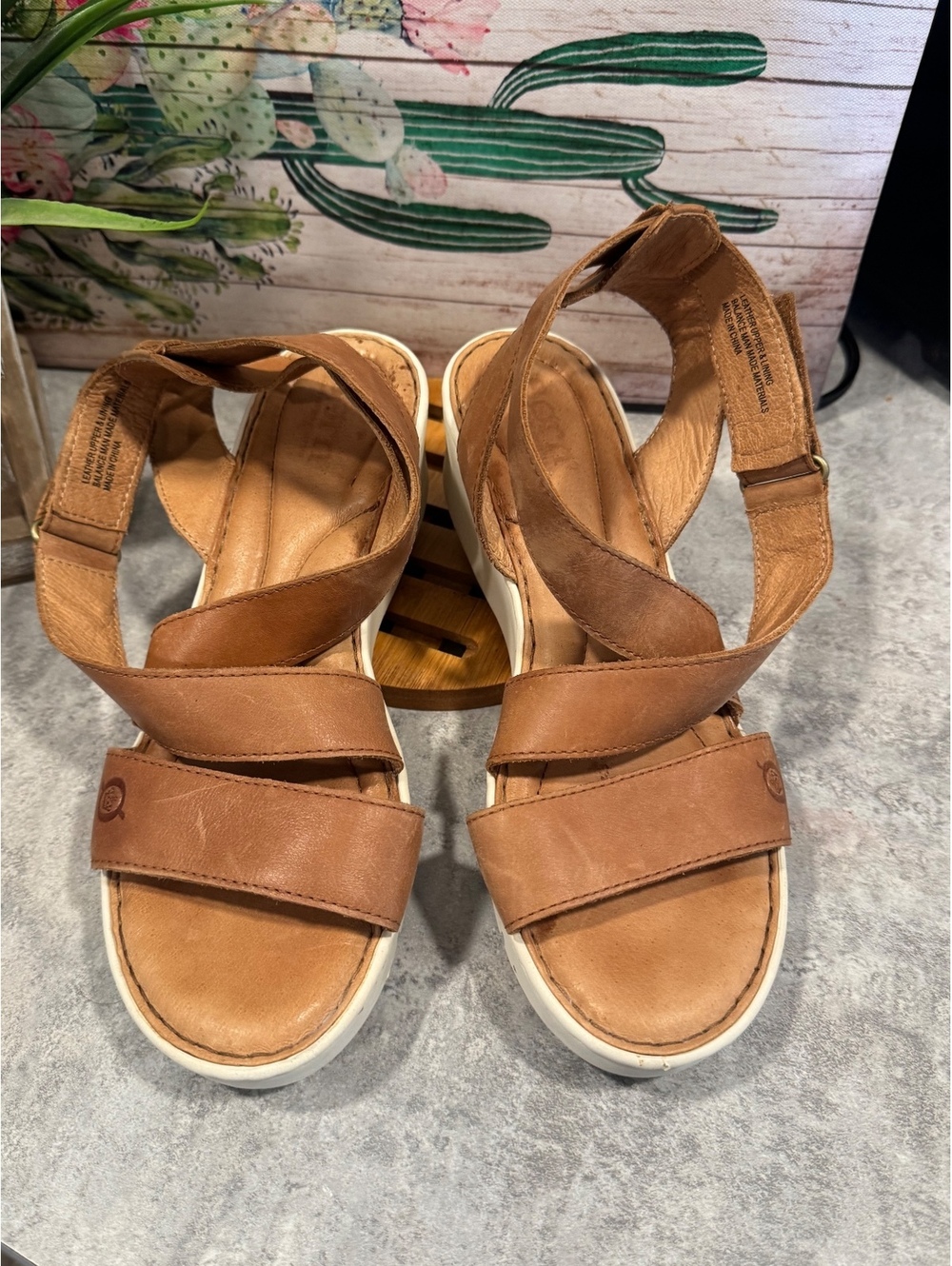 Born Women's Light Brown Leather Small Wedge Sandals, Size 9